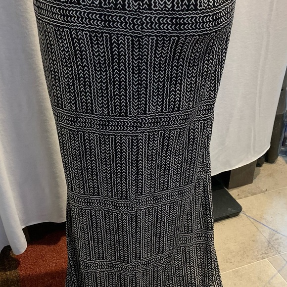 BCBC Generation black and white print maxi dress.   Size M - Picture 4 of 9